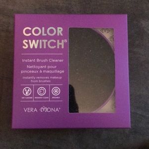 Vera Mona Color Switch